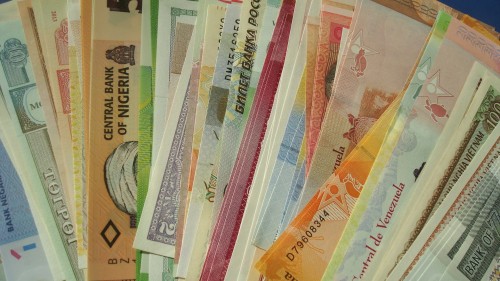 Banknoty Świata x 100 UNC każdy inny