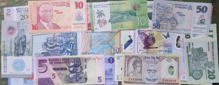 Banknoty Polimerowe x20 każdy inny UNC