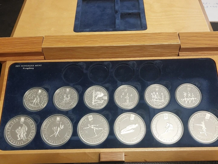 Norwegia zestaw 12 monet olimpijskich Lillehammer 1994 303,66g Ag.925