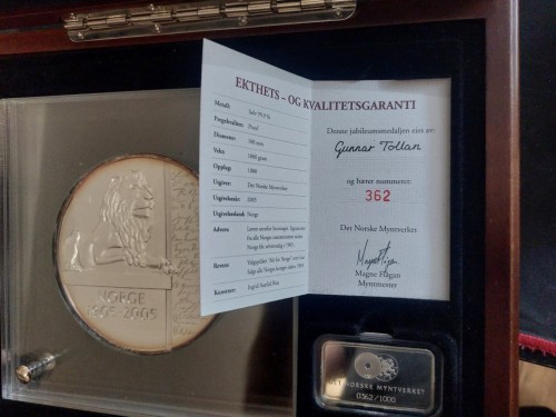 Norwegia – medal jubileuszowy Norge 1905–2005 1031,1 g Ag.999